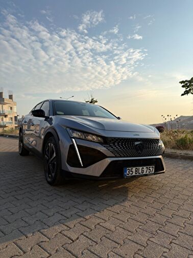 PEUGEOT 408