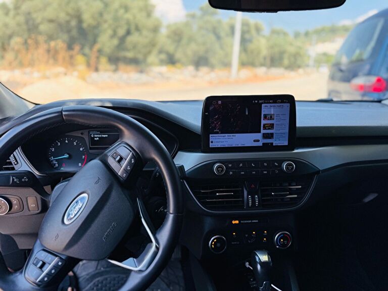FORD FOCUS
