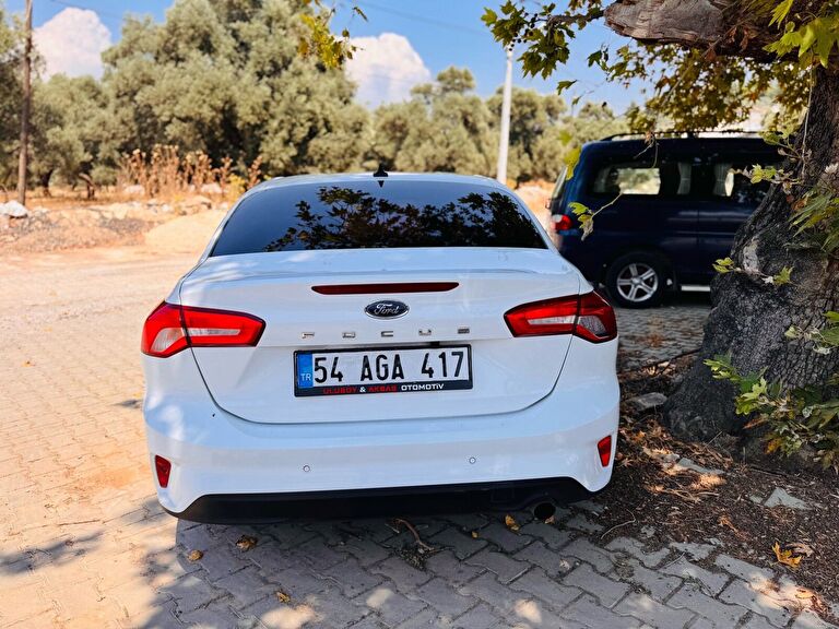 FORD FOCUS