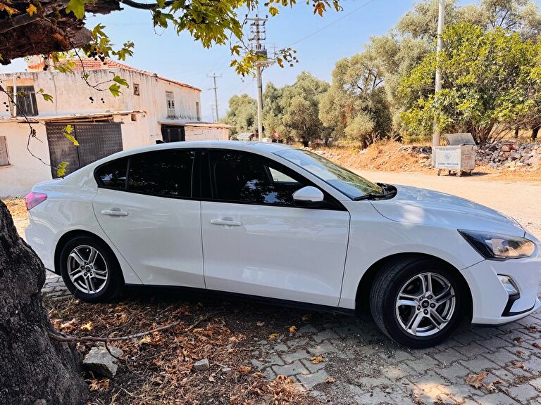 FORD FOCUS