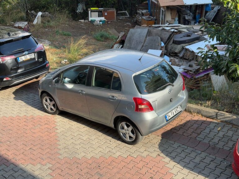 TOYOTA YARIS