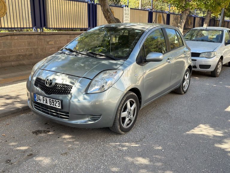 TOYOTA YARIS