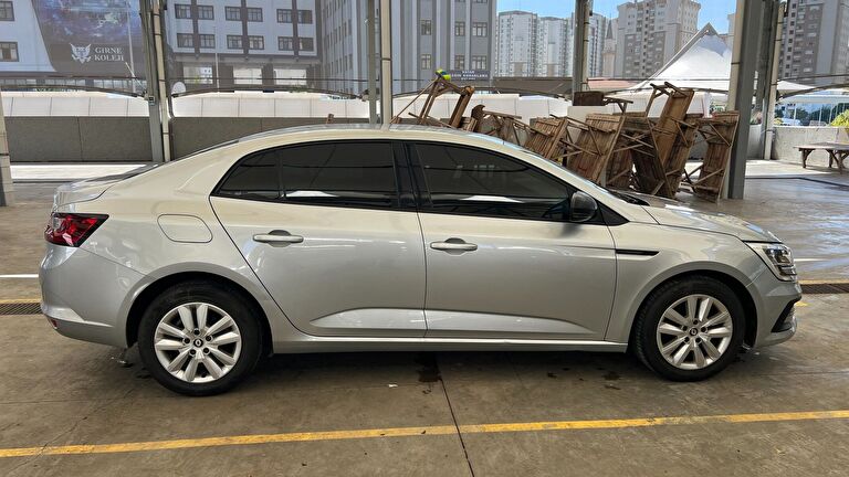 RENAULT MEGANE
