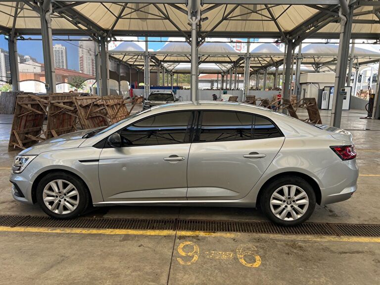 RENAULT MEGANE