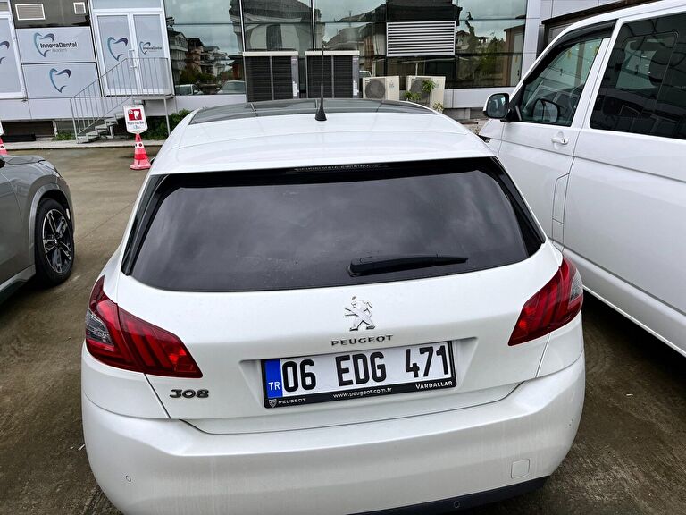 PEUGEOT 308