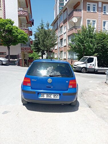 VOLKSWAGEN GOLF
