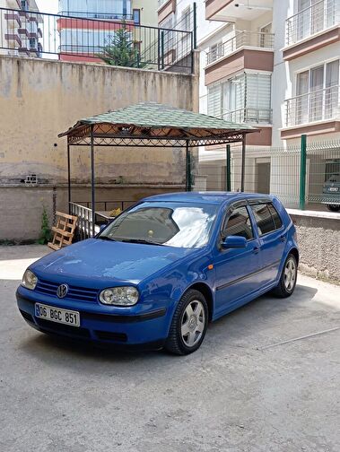 VOLKSWAGEN GOLF
