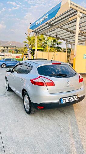 RENAULT MEGANE