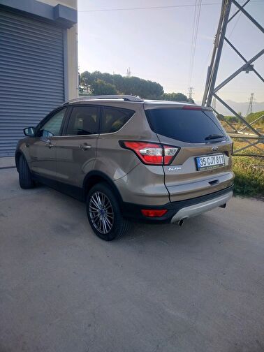 FORD KUGA