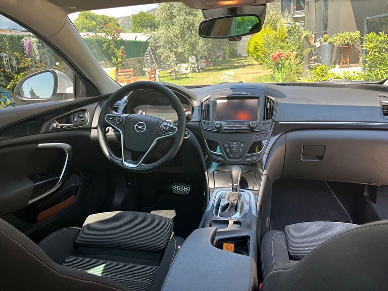 OPEL INSIGNIA