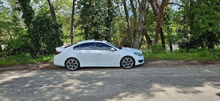 OPEL INSIGNIA