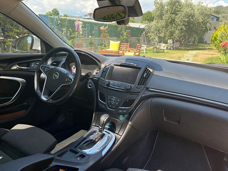OPEL INSIGNIA