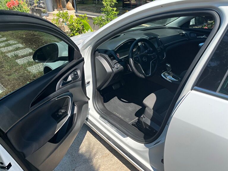 OPEL INSIGNIA