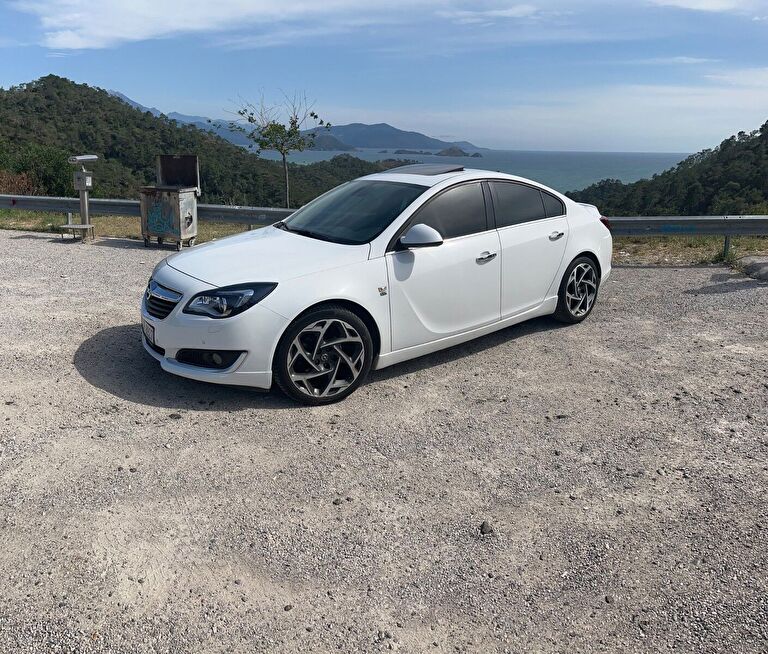 OPEL INSIGNIA