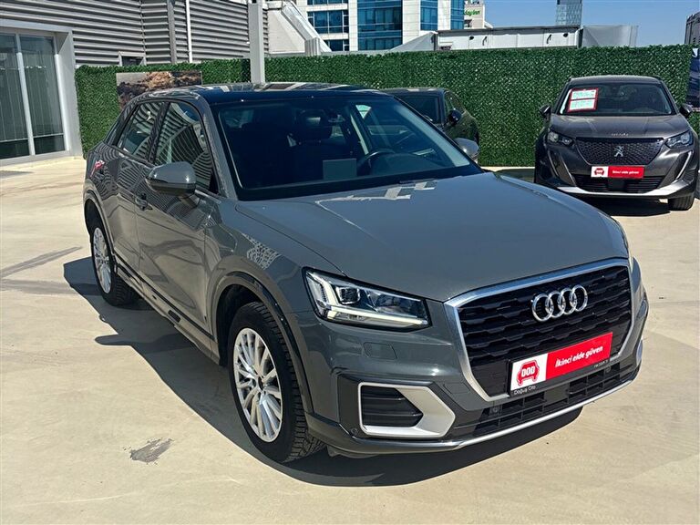 AUDI Q2