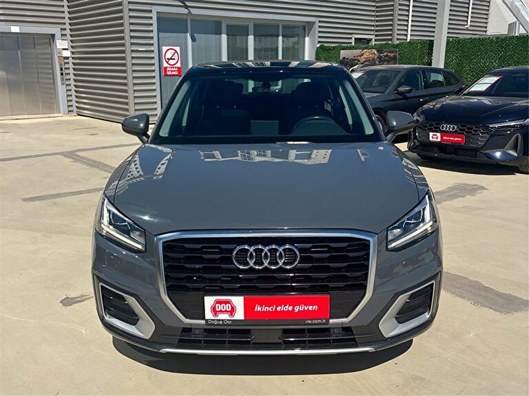AUDI Q2