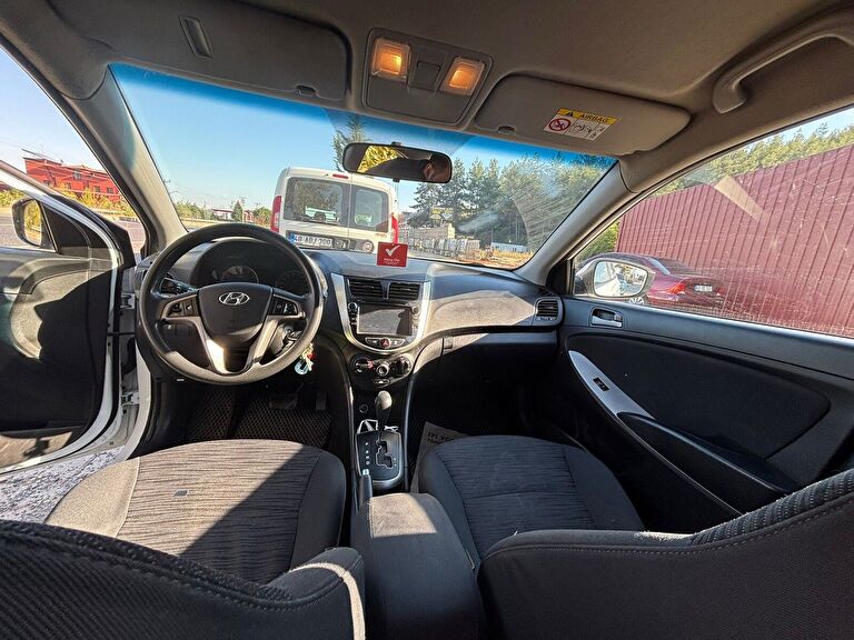 HYUNDAI ACCENT BLUE