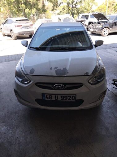 HYUNDAI ACCENT BLUE