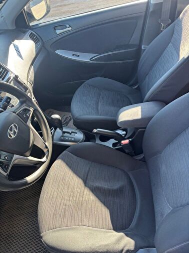 HYUNDAI ACCENT BLUE