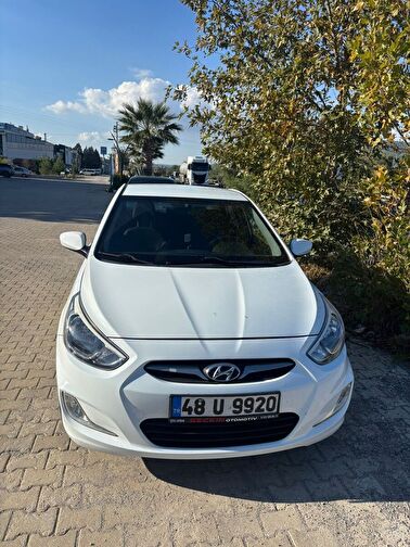 HYUNDAI ACCENT BLUE