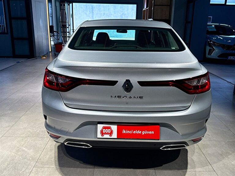 RENAULT MEGANE