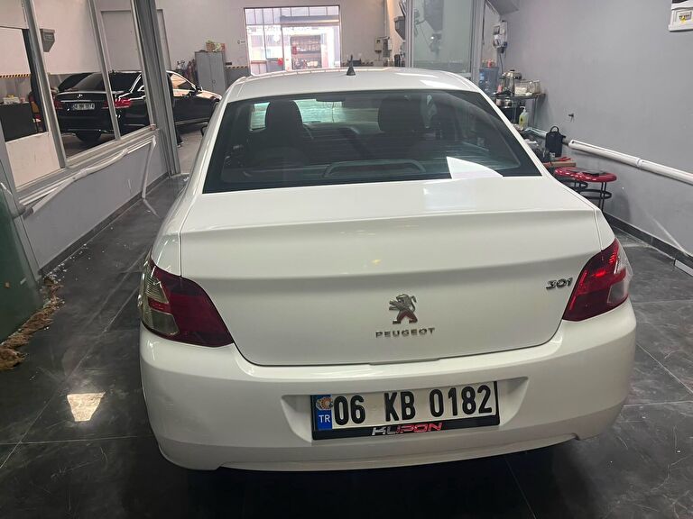 PEUGEOT 301