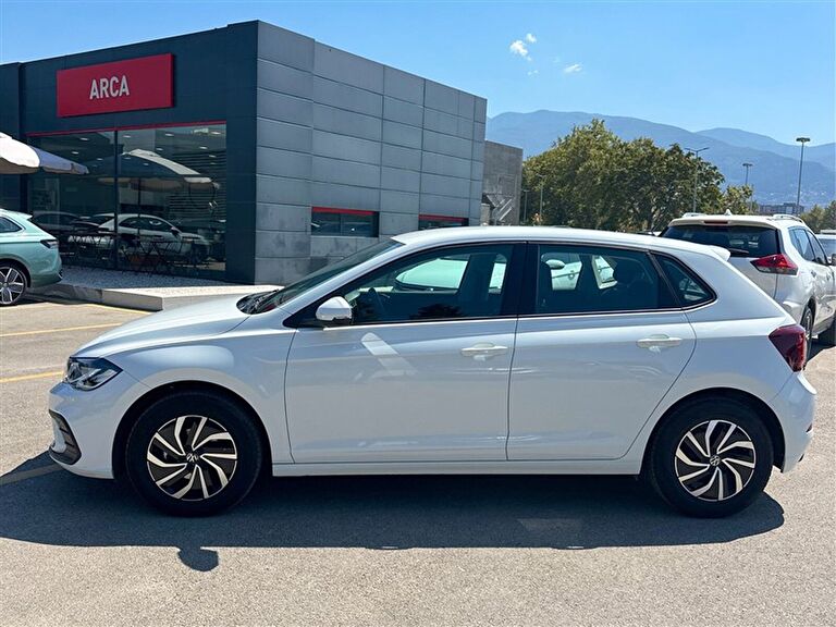 VOLKSWAGEN POLO
