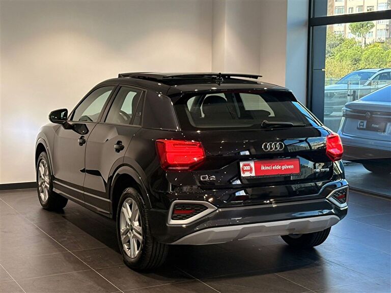 AUDI Q2