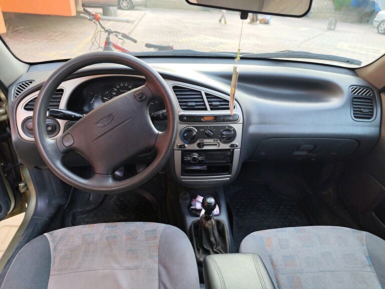 DAEWOO LANOS