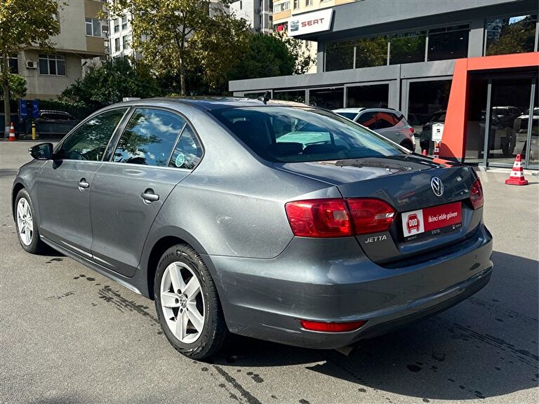 VOLKSWAGEN JETTA