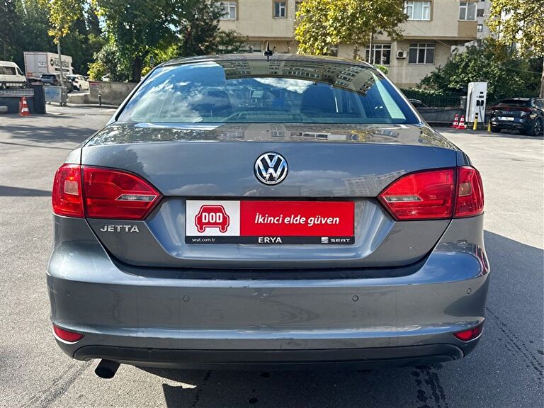 VOLKSWAGEN JETTA