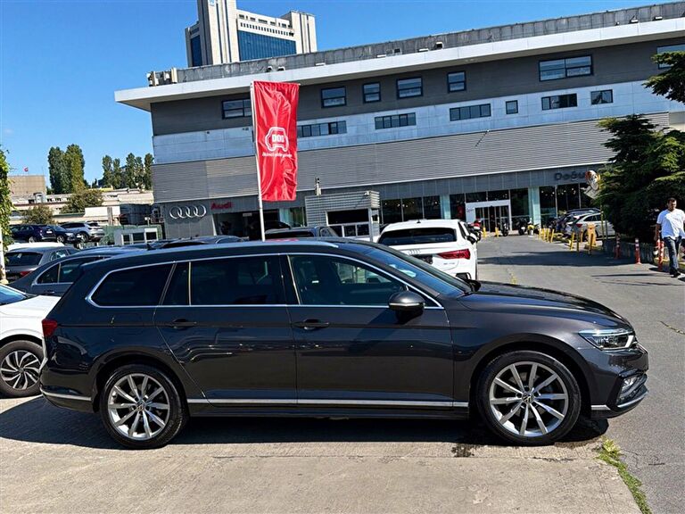 VOLKSWAGEN PASSAT VARIANT
