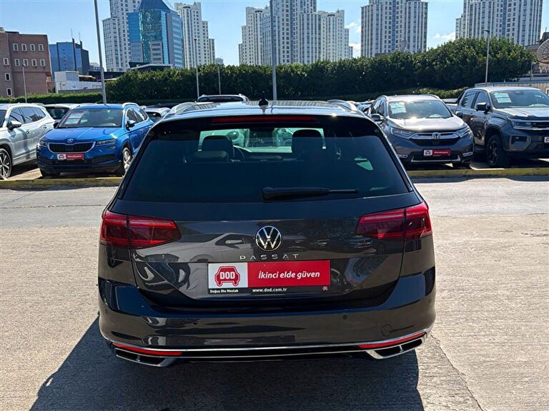 VOLKSWAGEN PASSAT VARIANT