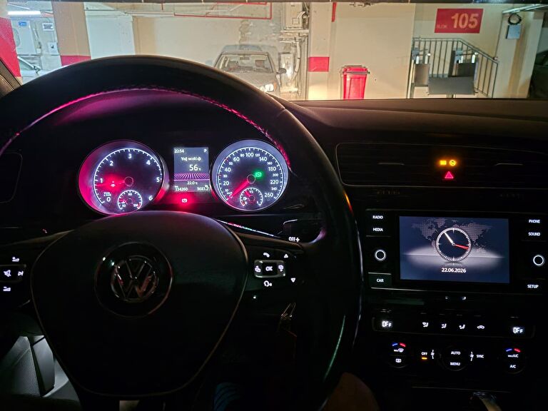 VOLKSWAGEN GOLF