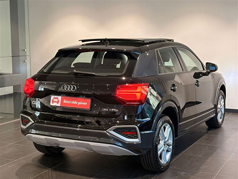 AUDI Q2