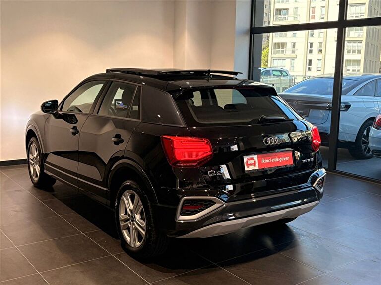 AUDI Q2