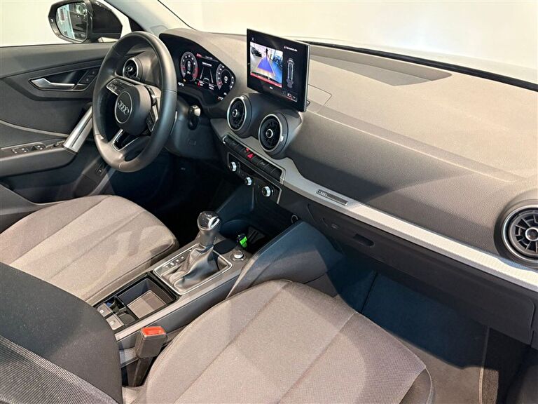 AUDI Q2