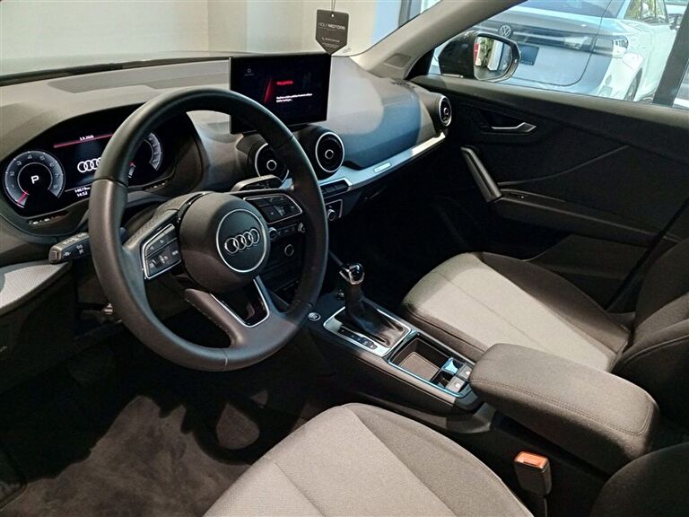 AUDI Q2