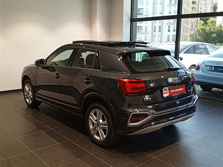 AUDI Q2