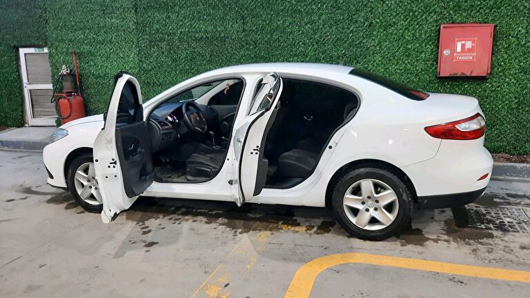 RENAULT FLUENCE