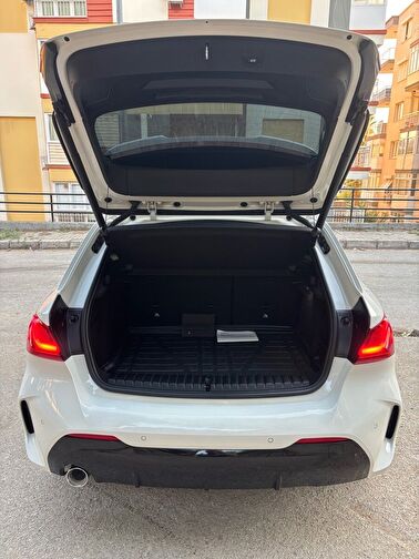 BMW 1 SERISI