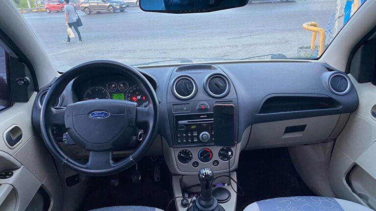 FORD FIESTA