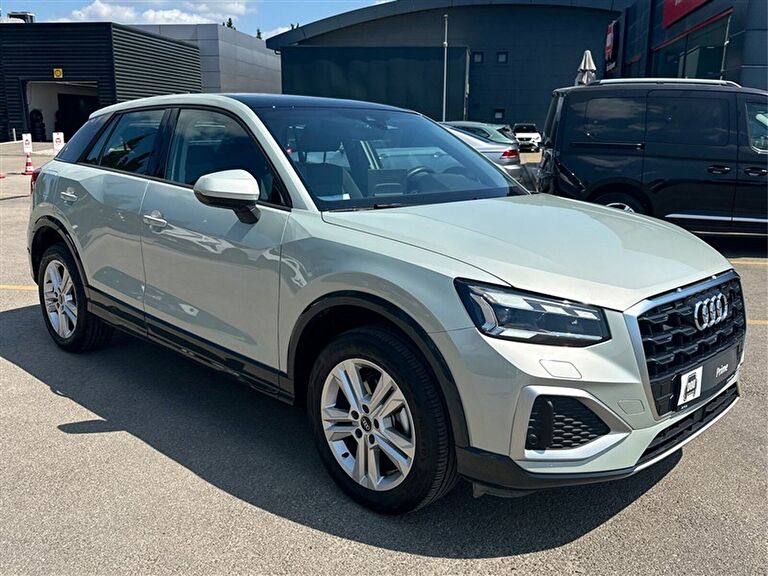 AUDI Q2