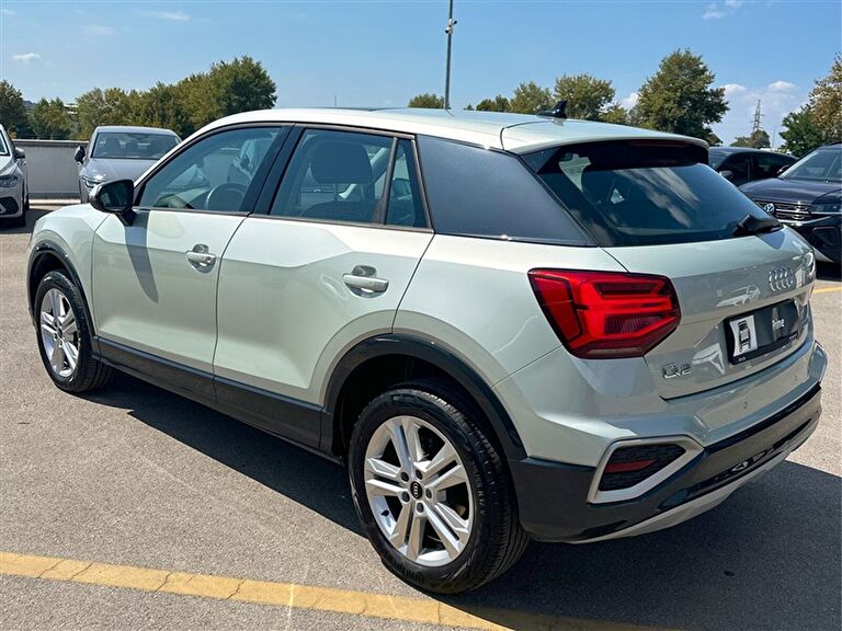 AUDI Q2