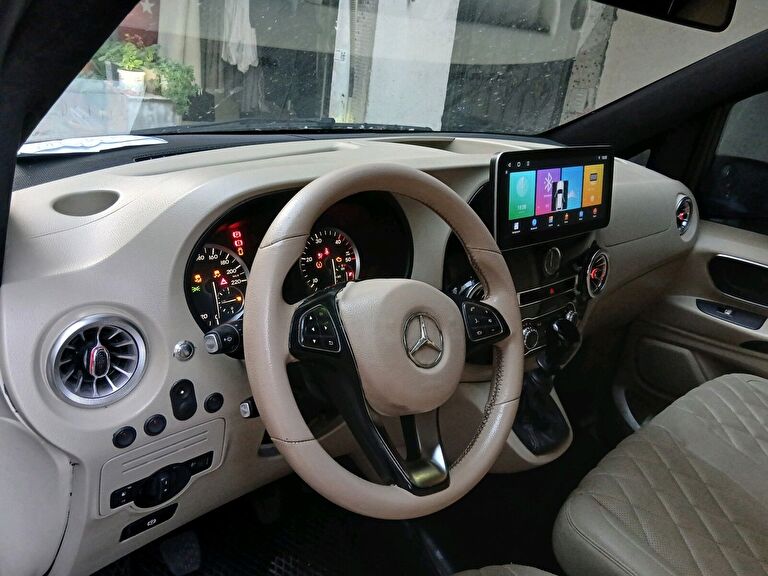MERCEDES VITO