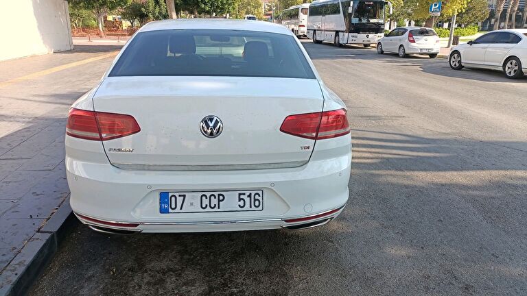 VOLKSWAGEN PASSAT
