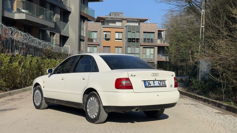 AUDI A4