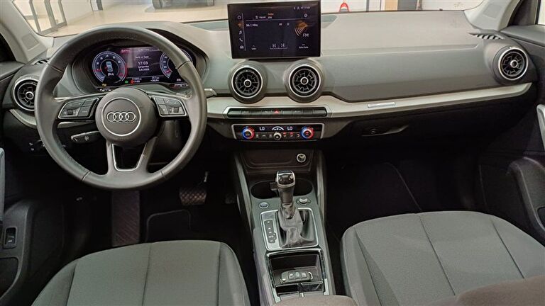 AUDI Q2