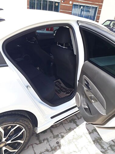 CHEVROLET CRUZE