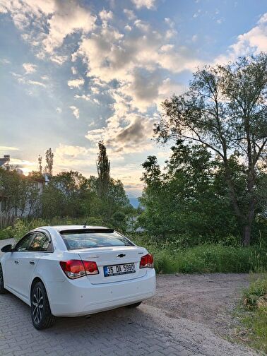 CHEVROLET CRUZE